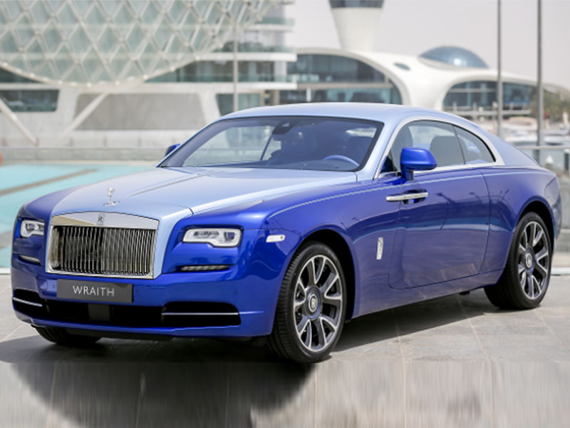 بالصور... 3 طرز استثنائية من "رولز- رويس" في أبوظبي